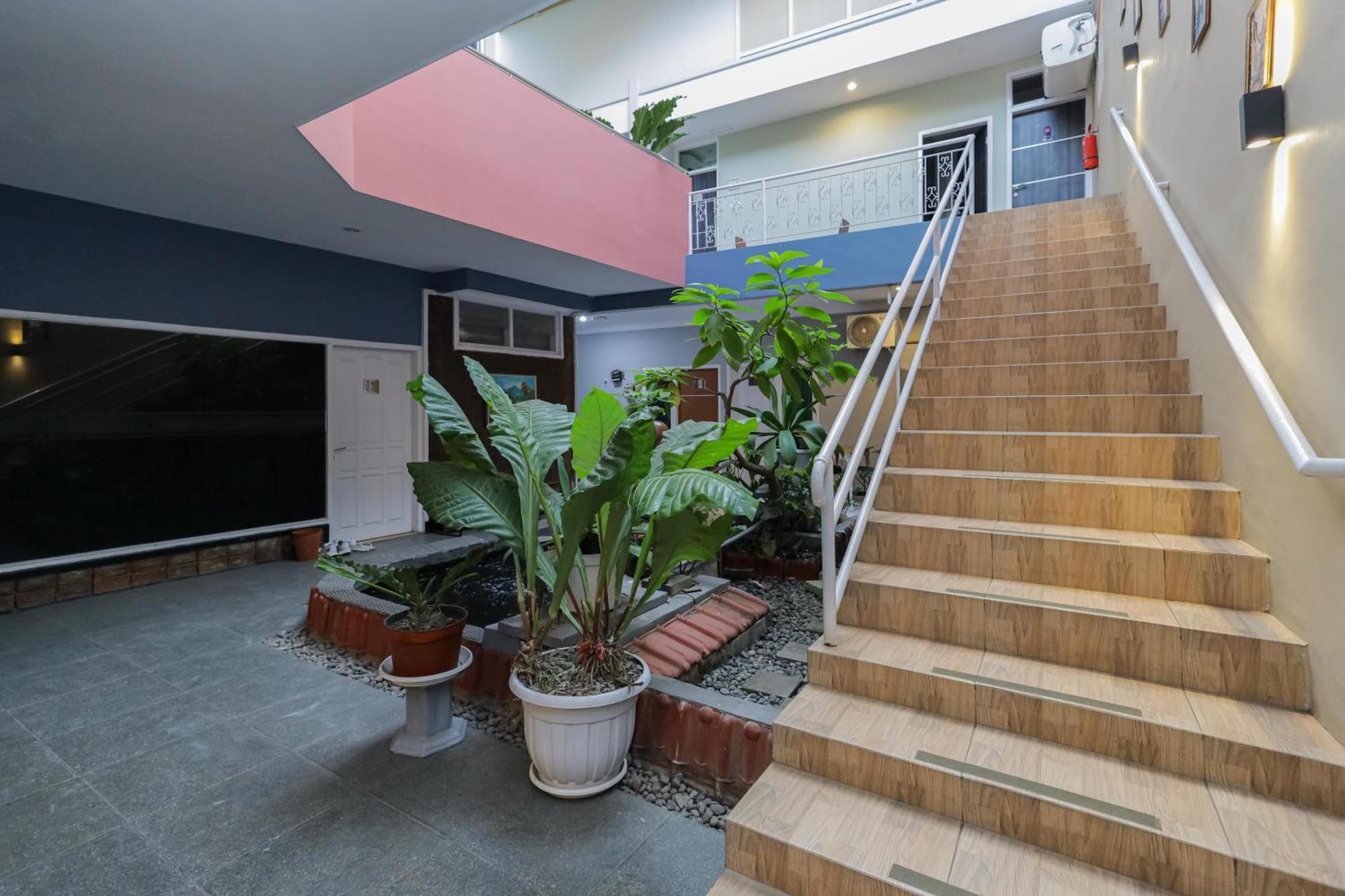 Reddoorz Plus At Swun Stay Raya Langsep Malang Exterior photo