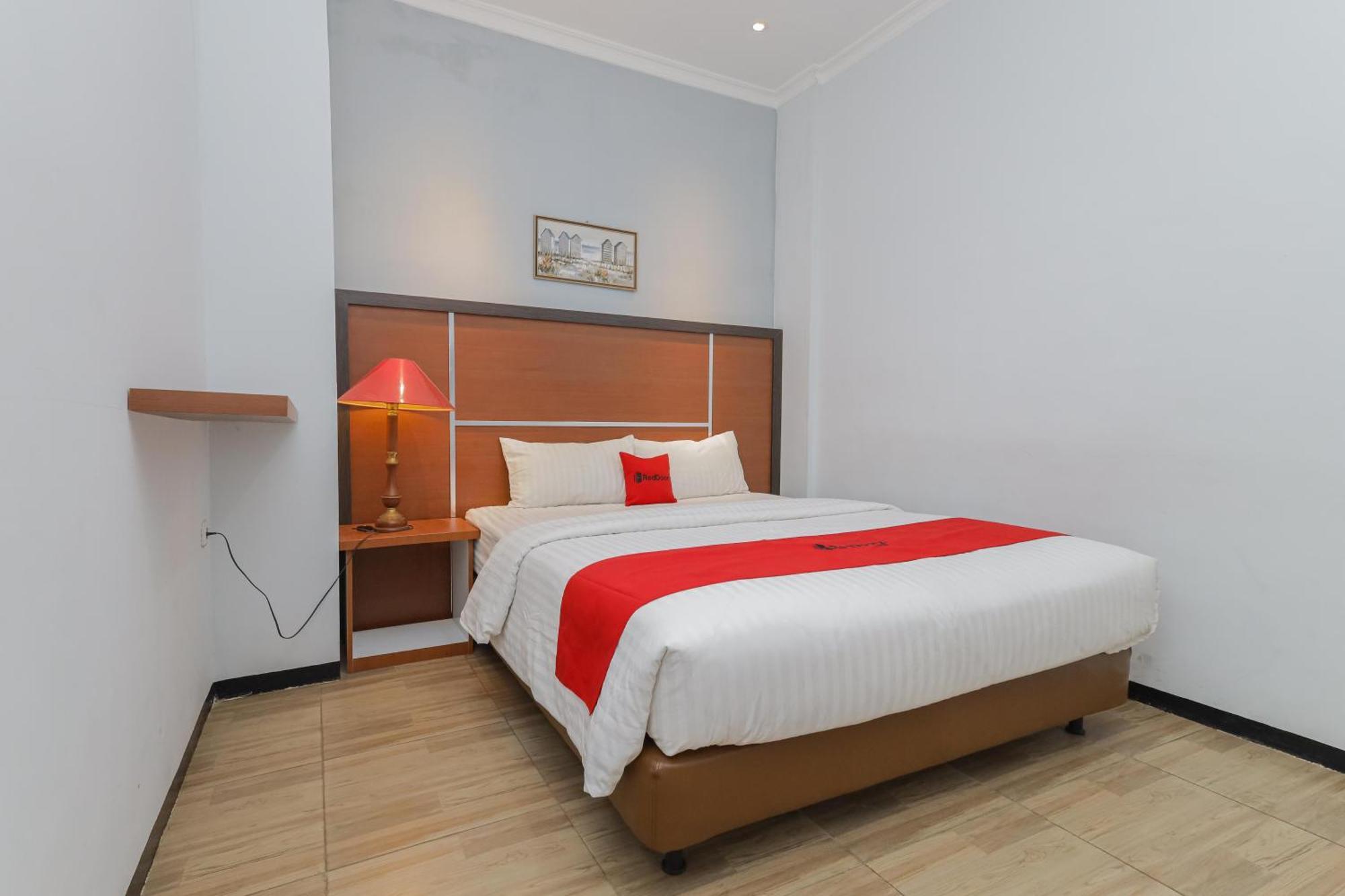Reddoorz Plus At Swun Stay Raya Langsep Malang Exterior photo